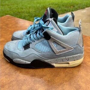 Air Jordan 4 UNC size 9.5